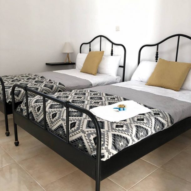 photo5884186611376305953